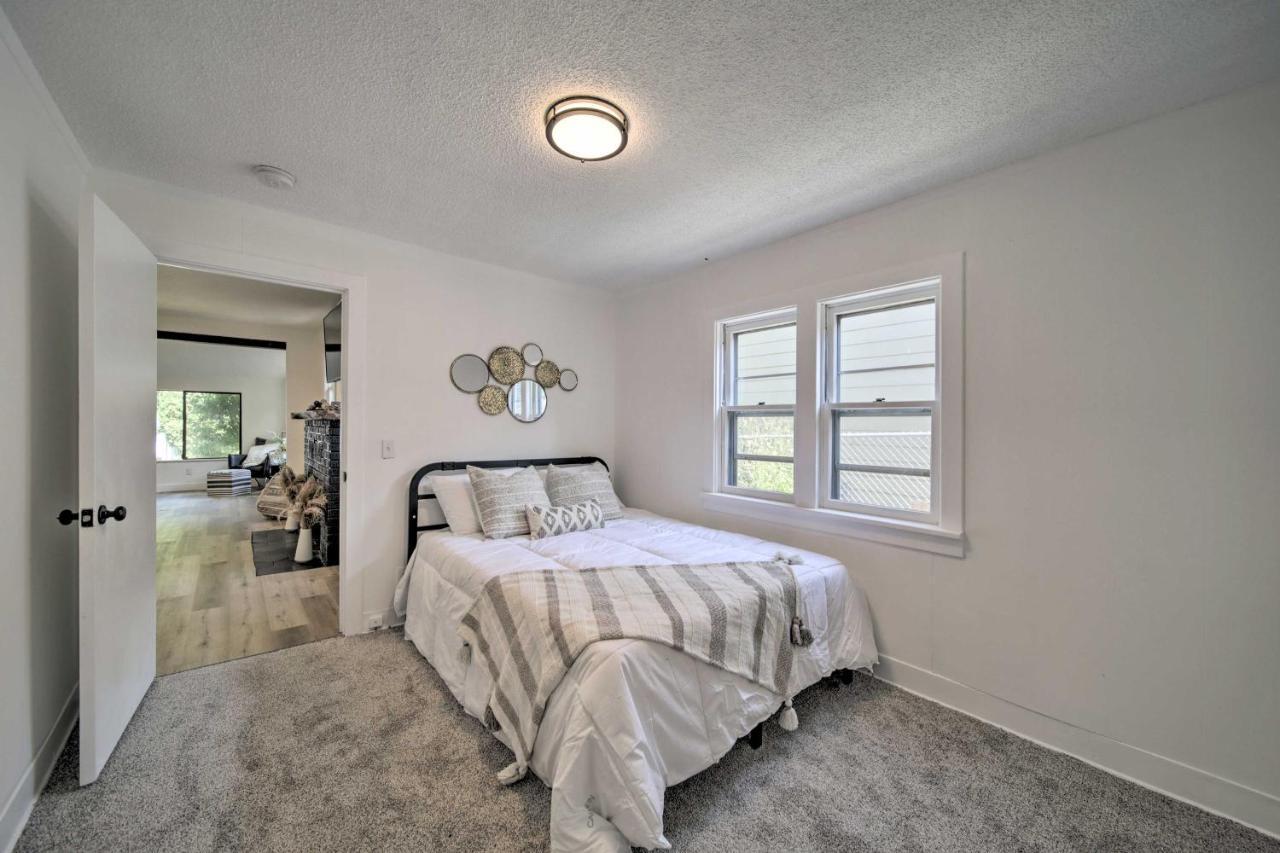 Bright And Airy Liberty Lake Abode With Backyard! מראה חיצוני תמונה